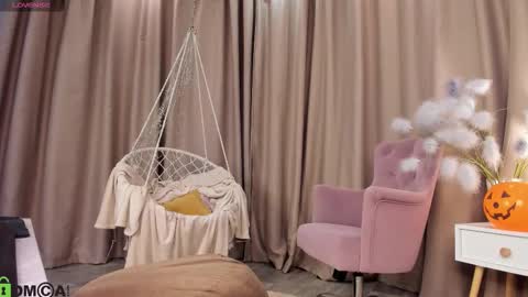 Naomi online show from 30, 10, 2025