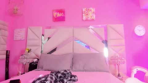 naomi_sara online show from 20, 9, 2025