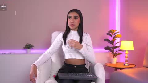 naomi_silk online show from 1, 7, 2026