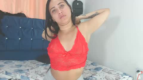 Snapshot of naomi_sweet420 chatting on 8, 9, 2025 Mia online show from 8, 9, 2025