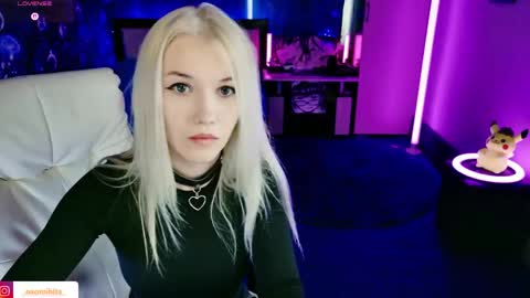 Snapshot of naomihita chatting on 6, 5, 2026 naomihita online show from 6, 5, 2026
