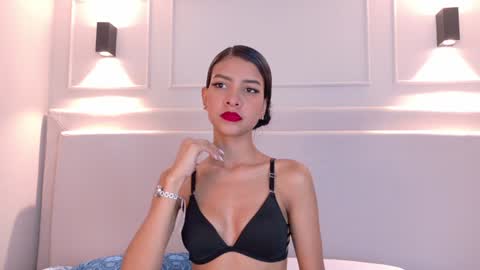 Naomi Klarc online show from 21, 12, 2024