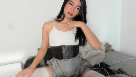 Naomi Moore online show from 19, 10, 2025