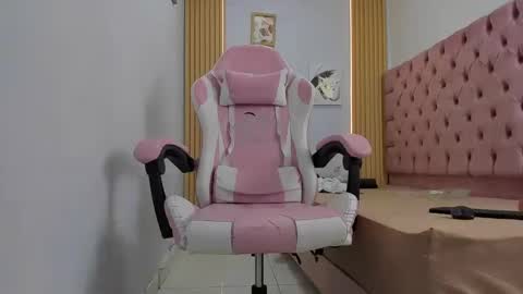 naomis_35 online show from 22, 9, 2025