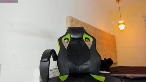 naomis_35 online show from 13, 10, 2025