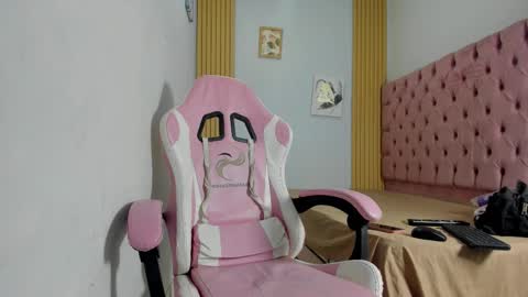 naomis_35 online show from 7, 11, 2025