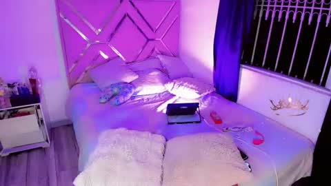 Snapshot of naomisaenz01 chatting on 13, 7, 2026 naomisaenz01 online show from 13, 7, 2026