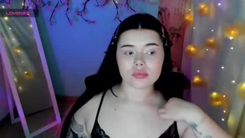 Snapshot of naomivibes chatting on 3, 8, 2026 Naomi online show from 3, 8, 2026