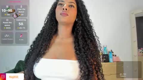 Snapshot of naomixjones1 chatting on 10, 9, 2025 Naomi online show from 10, 9, 2025