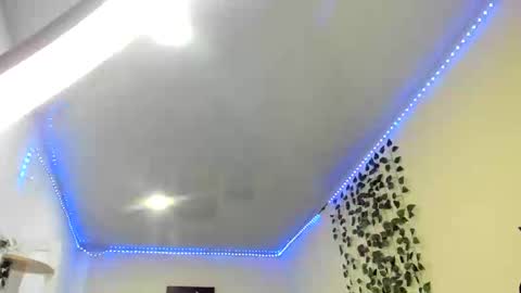 naomy online show from 4, 1, 2025