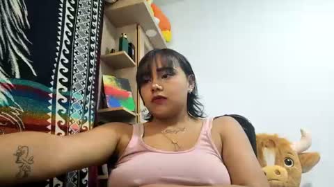 naomylux1 online show from 25, 6, 2026