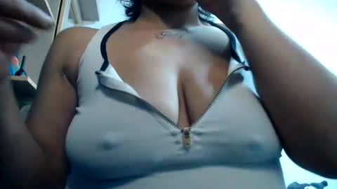 naomylux1 online show from 28, 6, 2026