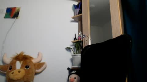 naomylux1 online show from 17, 7, 2026