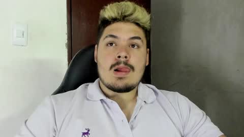 Snapshot of narciso_kh chatting on 24, 12, 2024 deibyd online show from 24, 12, 2024
