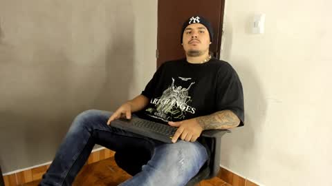 Snapshot of narciso_kh chatting on 14, 1, 2025 deibyd online show from 14, 1, 2025