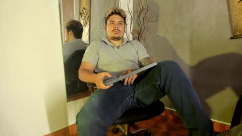 Snapshot of narciso_kh chatting on 18, 1, 2025 deibyd online show from 18, 1, 2025