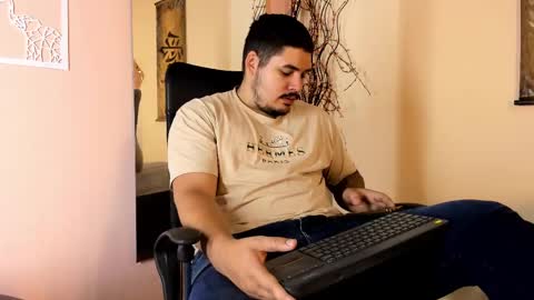 Snapshot of narciso_kh chatting on 17, 2, 2025 deibyd online show from 17, 2, 2025