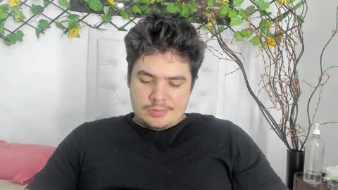 Snapshot of narciso_kh chatting on 28, 9, 2025 deibyd online show from 28, 9, 2025