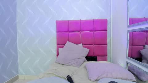 Naty  online show from 22, 1, 2025