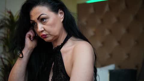 Snapshot of nataliareina chatting on 18, 12, 2024 Natalia online show from 18, 12, 2024