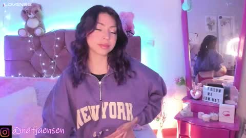 Snapshot of natalie_jaensen chatting on 12, 12, 2024 online show from 12, 12, 2024