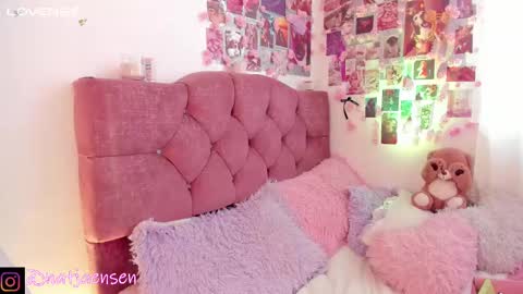 Snapshot of natalie_jaensen chatting on 14, 2, 2025 online show from 14, 2, 2025