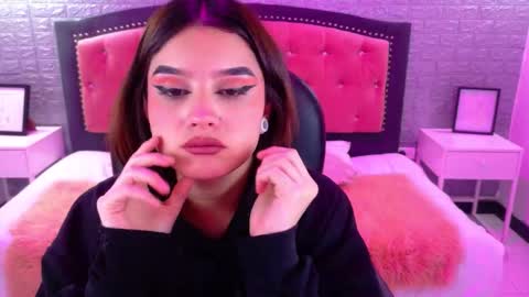 natalie  online show from 26, 9, 2025