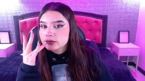 natalie  online show from 16, 10, 2025