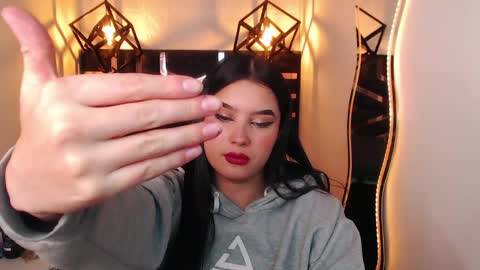 natalie  online show from 31, 3, 2026