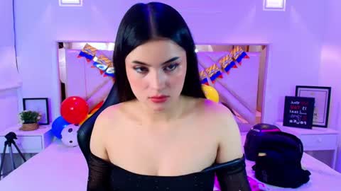 natalie  online show from 24, 6, 2026