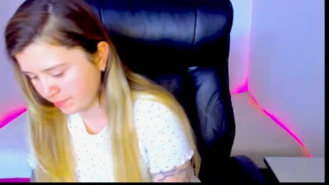 Snapshot of natalisecret chatting on 9, 5, 2026 natalisecret online show from 9, 5, 2026