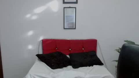 Nataly Escobar online show from 19, 1, 2026