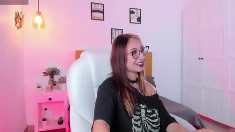 Snapshot of natasha__monroe chatting on 21, 5, 2026 Natasha online show from 21, 5, 2026