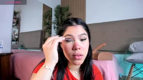 Natasha Sccott online show from 26, 1, 2025