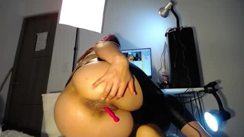 Snapshot of natasha_bernett chatting on 24, 2, 2025 Natasha Bernett online show from 24, 2, 2025