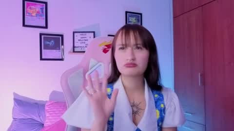 Nathalia Ramirez online show from 16, 4, 2026