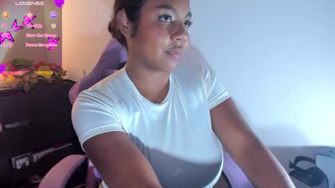 Snapshot of nathasha_jhonsom_ chatting on 6, 5, 2026 Naty online show from 6, 5, 2026