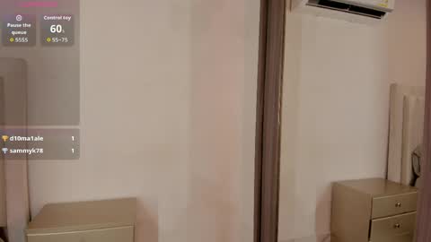 Snapshot of nathie_hott chatting on 15, 5, 2026 Nathie online show from 15, 5, 2026