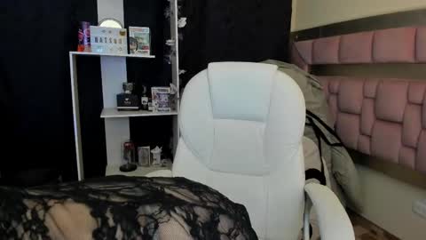 Snapshot of natsuki_09 chatting on 13, 2, 2025 Nat online show from 13, 2, 2025