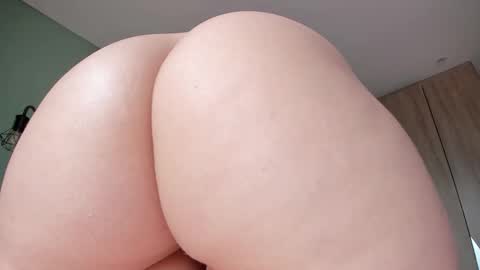 Snapshot of natsuki_saori chatting on 4, 3, 2026 online show from 4, 3, 2026