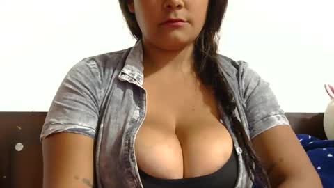 Snapshot of natty_01 chatting on 27, 5, 2026 natalia online show from 27, 5, 2026
