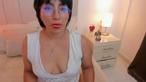 Snapshot of natty_bush chatting on 8, 5, 2026 Nathalie online show from 8, 5, 2026