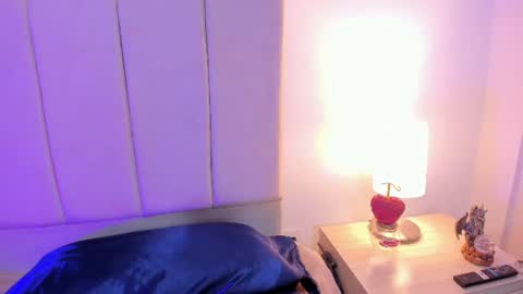 Snapshot of natty_bush chatting on 24, 6, 2026 Nathalie online show from 24, 6, 2026