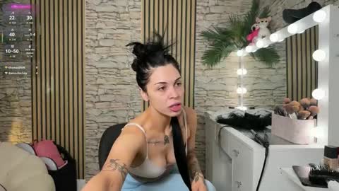 NATTY FIERROS online show from 28, 11, 2025