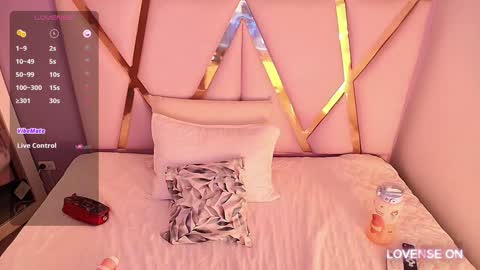 Snapshot of naturall_latina_ chatting on 12, 12, 2024 Sofia online show from 12, 12, 2024