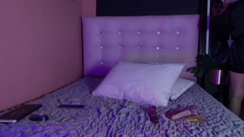 Snapshot of naturaltitss_ chatting on 6, 12, 2024 Gwen online show from 6, 12, 2024
