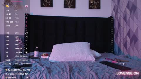 Snapshot of naturaltitss_ chatting on 30, 1, 2025 Gwen online show from 30, 1, 2025