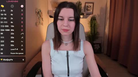 Snapshot of naturelly chatting on 13, 12, 2024 Melisa FOLLOW ME online show from 13, 12, 2024