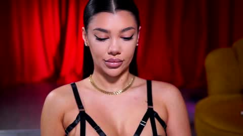 Naty online show from 6, 1, 2025