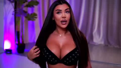 Naty online show from 4, 8, 2026